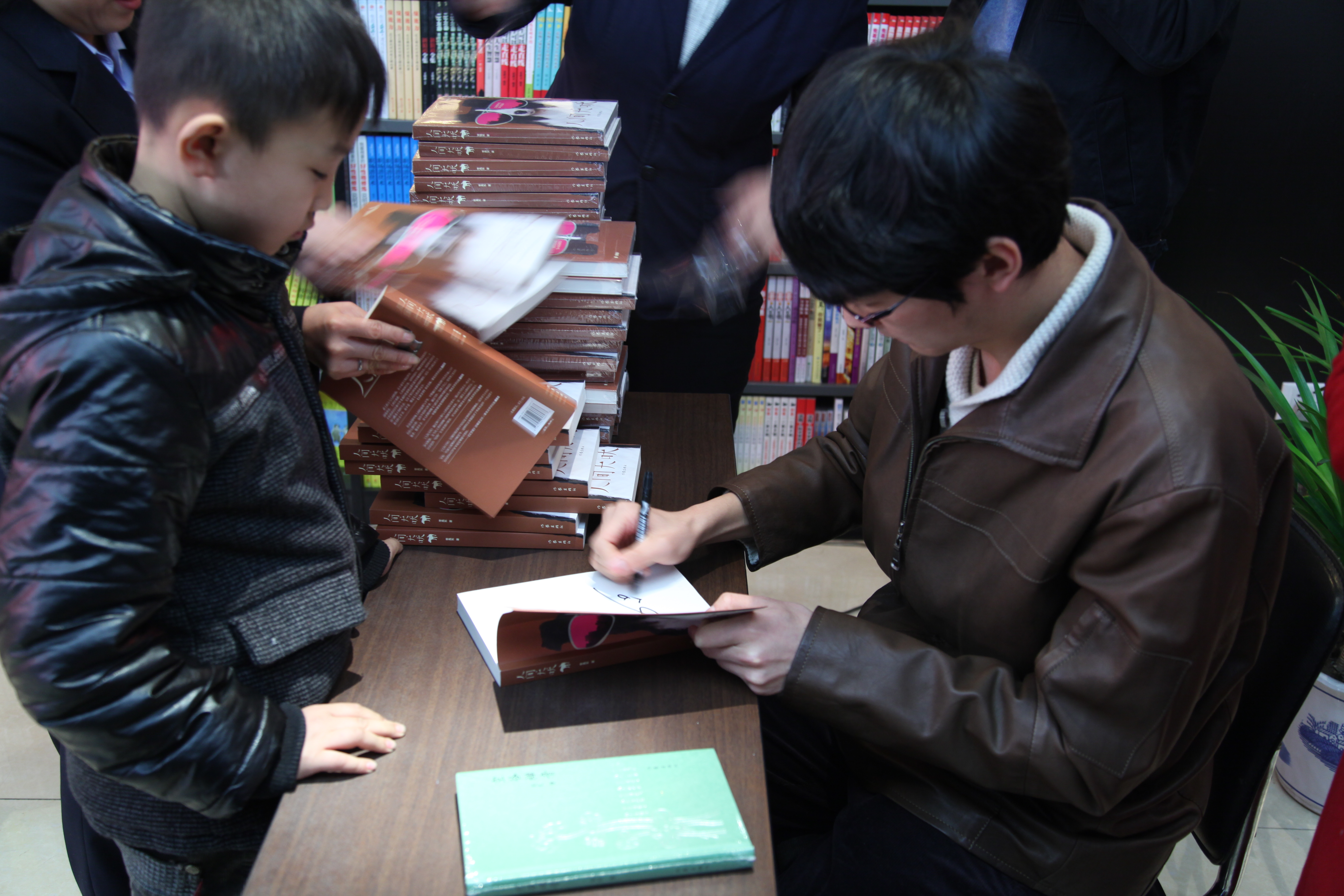 獨(dú)特的創(chuàng)作視覺(jué)  人性的深刻拷問(wèn)